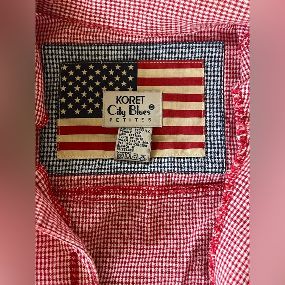 Buttoned jacket - Picture 5 of 5